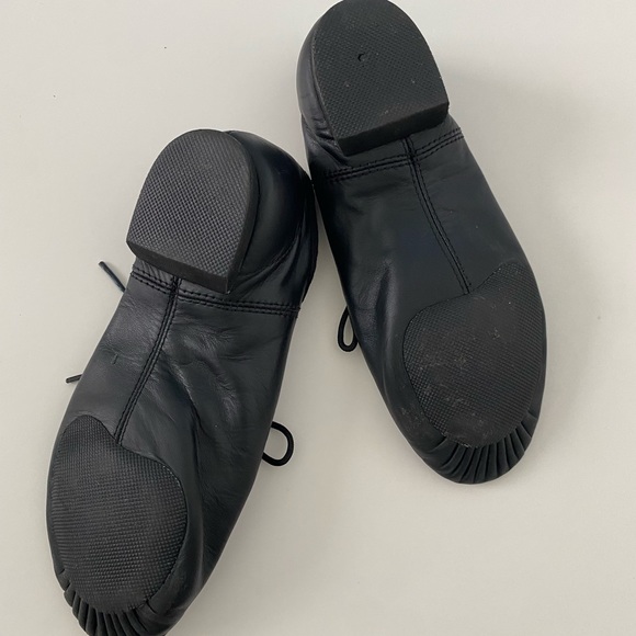 Capezios Dance shoes - Picture 3 of 9